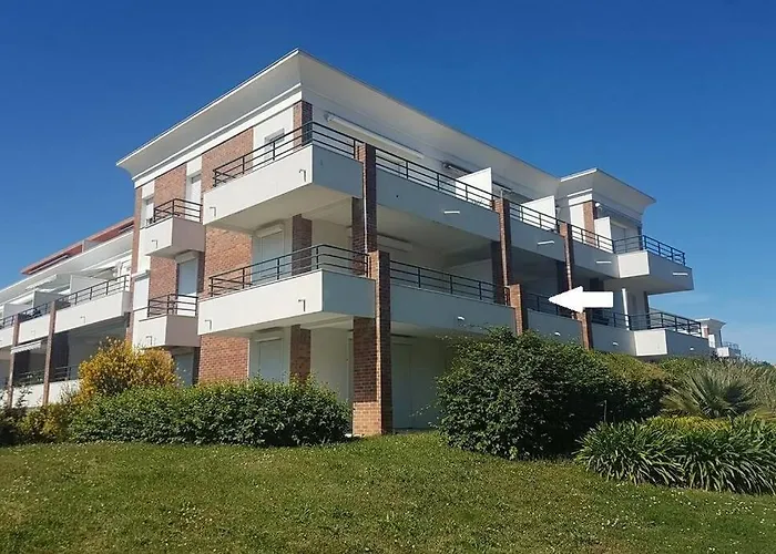Studio - 700M Plage Port - 200M Golf - Wifi - Piscine