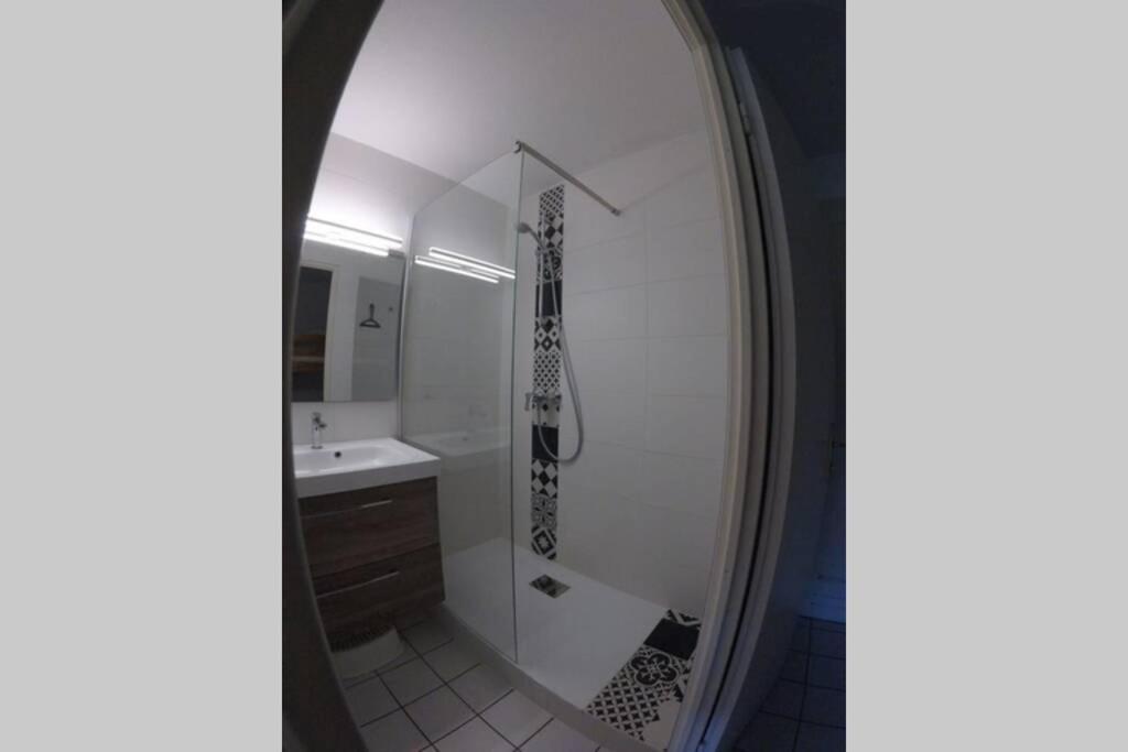 - 700m Port - 200m Golf - Wifi - Piscine
